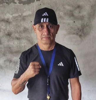 <strong>Carlos R.</strong>